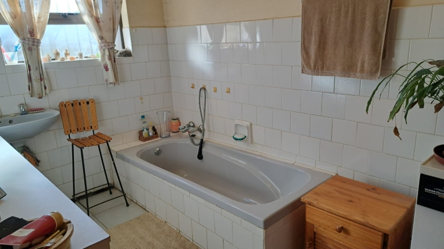 4 Bedroom Property for Sale in Caledon Western Cape